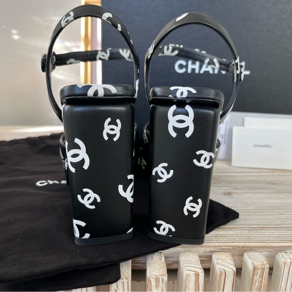 Chanel CC Logo Lambskin Platform Sandals - Picture 4 of 9